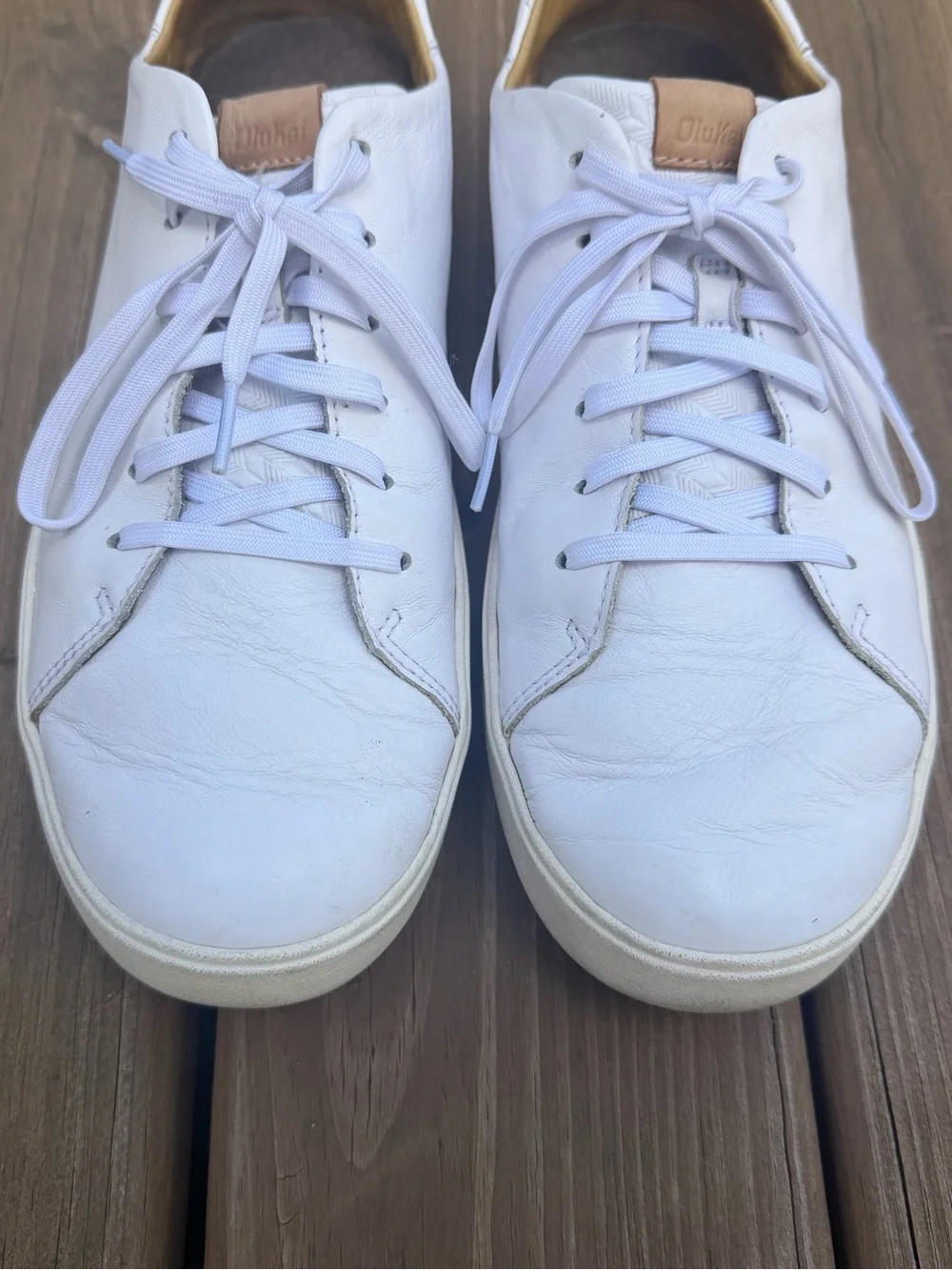 OluKai‎ Men's Lae'ahi Lī 'Ili Leather Lace Up Sneakers in White Size 11.5